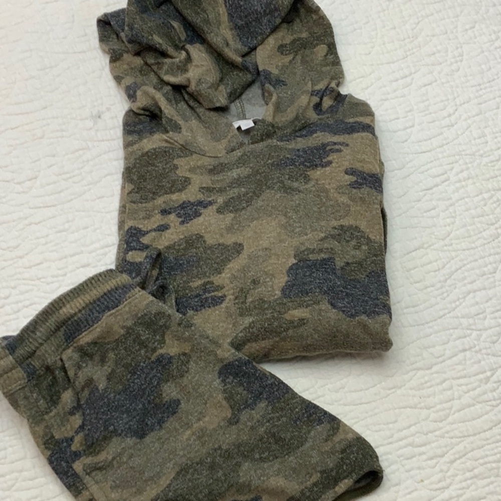 Girls Camouflage Shorts Set